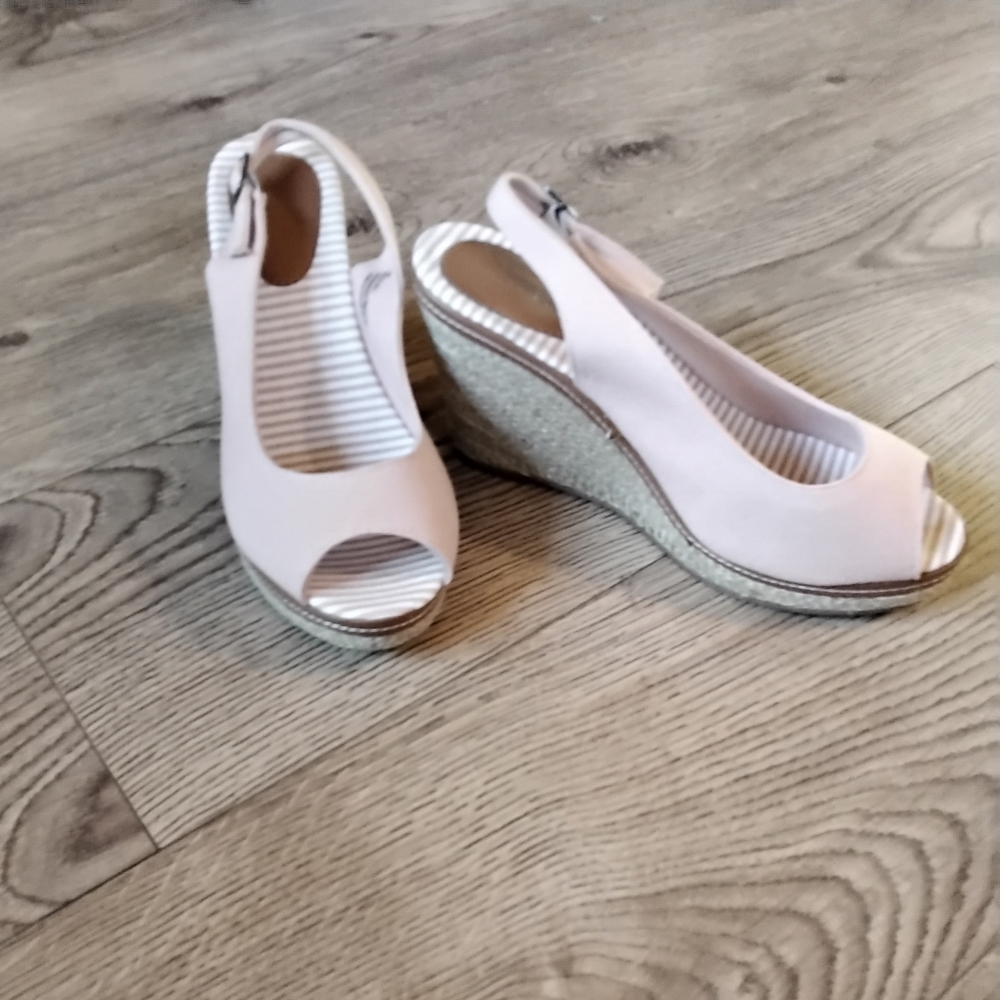 Sz10 pink Maurices Wedge